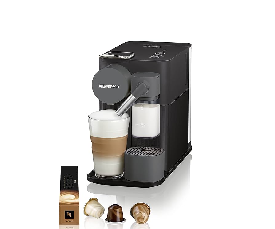 Nespresso Lattissima One 2020年製 Compact Nespresso coffee machine with milk frother by De'Longhi